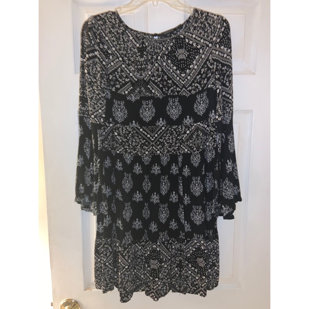 Women’s Bell Sleeve Dress